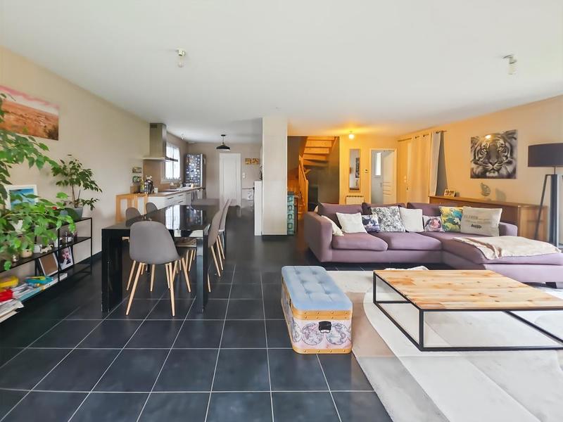 Maison - 102 m² - 6 pièces