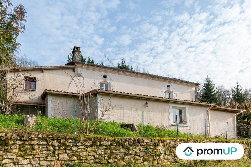 Maison - 256 m² - 7 pièces