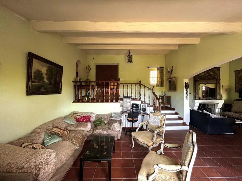 Maison - 261 m² - 7 pièces