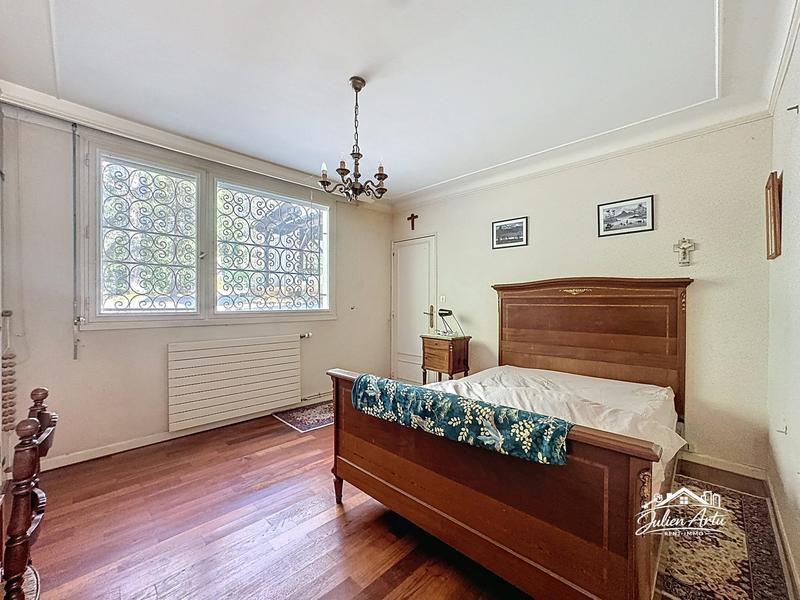 Villa - 194 m² - 10 pièces