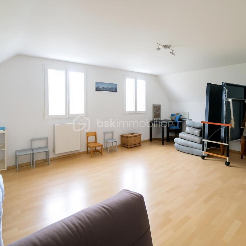 Propriété - 223 m² - 9 pièces