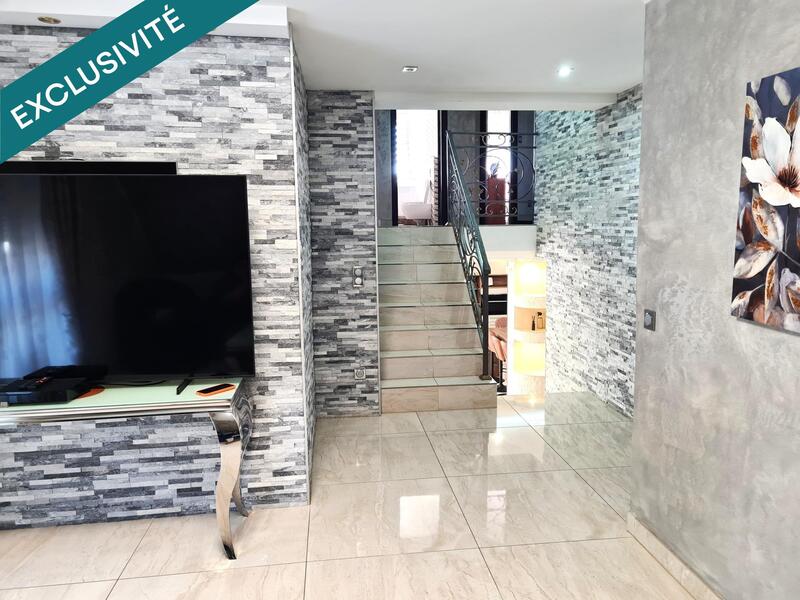 Maison - 152 m² - 6 pièces