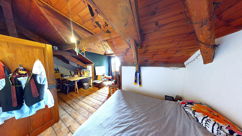 Maison - 235 m² - 7 pièces