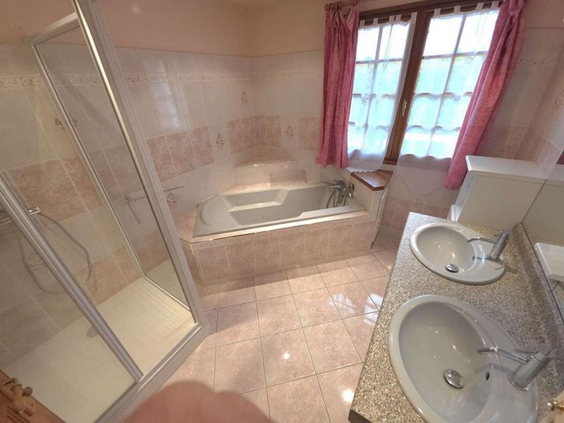 Maison - 204 m² - 9 pièces