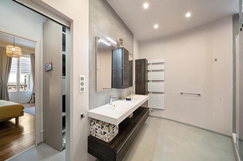 Appartement - 188 m² - 6 pièces