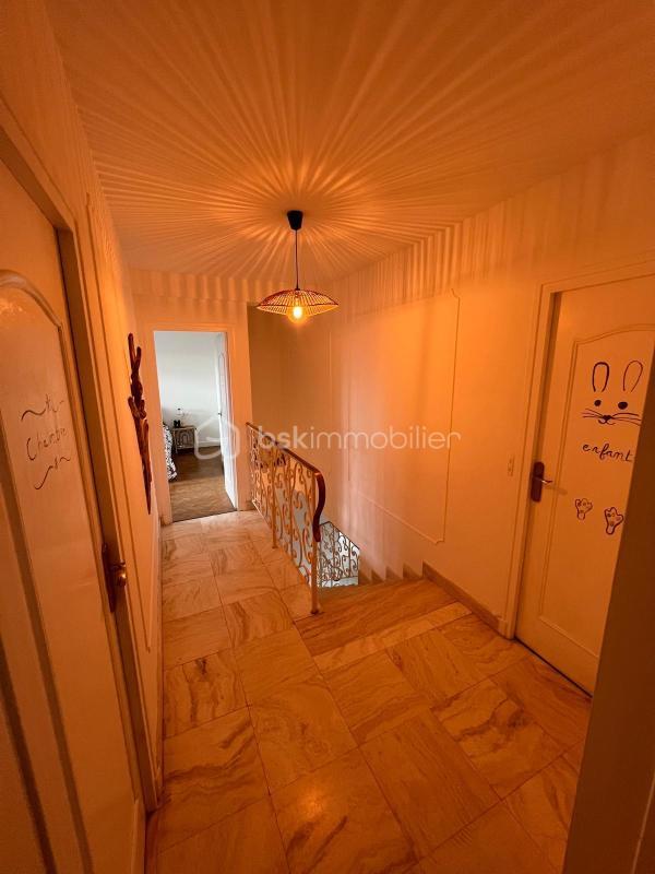 Maison - 170 m² - 8 pièces