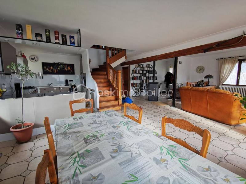 Maison - 222 m² - 10 pièces