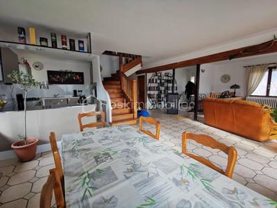 Maison - 222 m² - 10 pièces