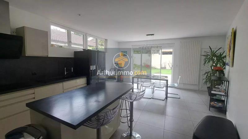 Appartement - 147 m² - 6 pièces