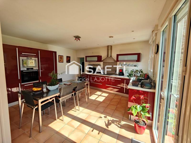 Maison - 140 m² - 6 pièces