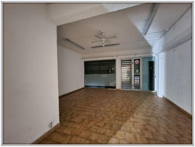 Local commercial - 58 m² - 1 pièce