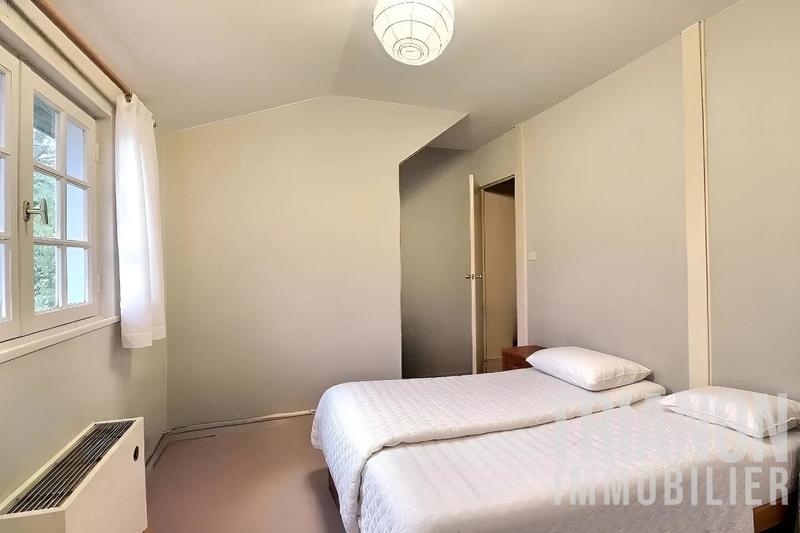 Maison - 174 m² - 9 pièces