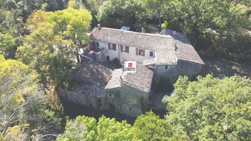 Maison - 220 m² - 8 pièces