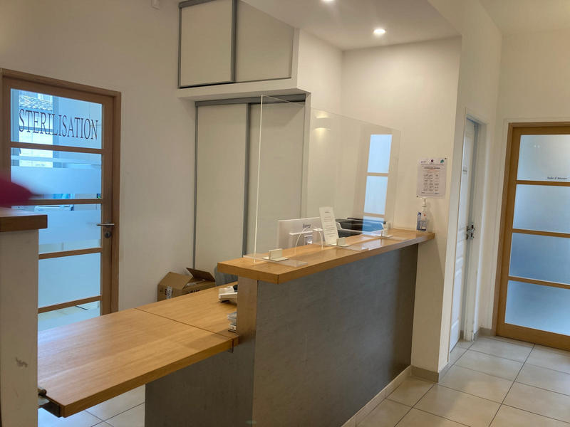 Local commercial - 73 m² - 6 pièces