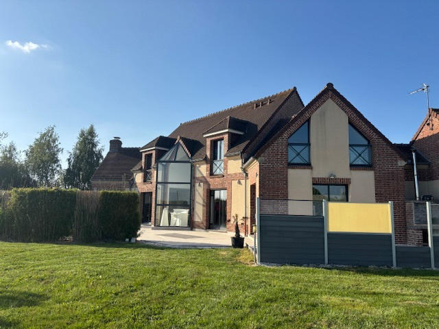 Maison - 265 m² - 9 pièces