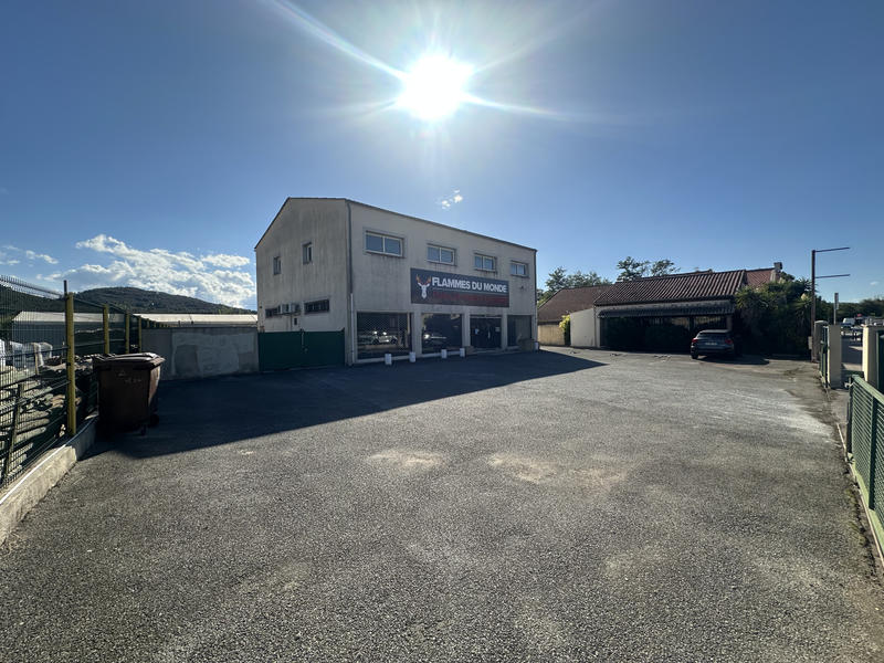 Local commercial - 235 m²