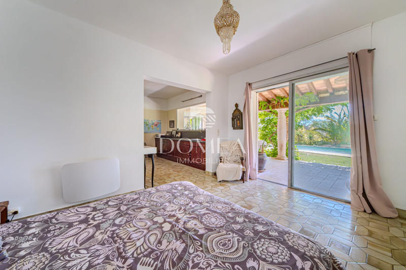 Maison - 463 m² - 15 pièces