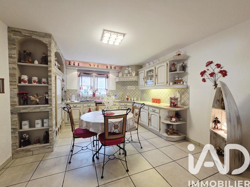 Maison - 187 m² - 7 pièces