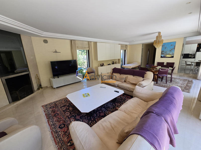 Villa - 260 m² - 6 pièces