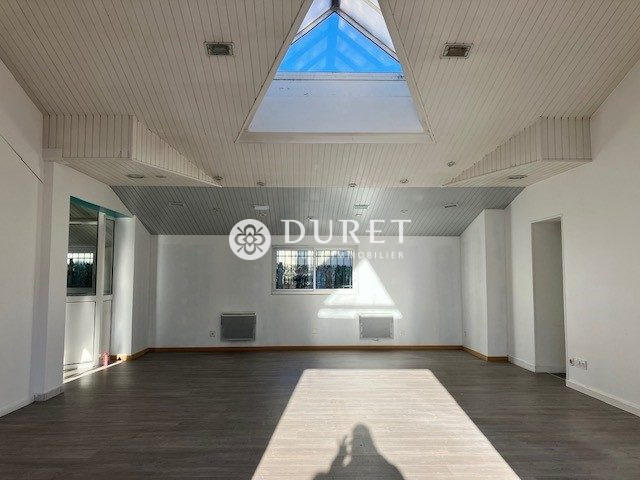 Local d'activités - 136 m²