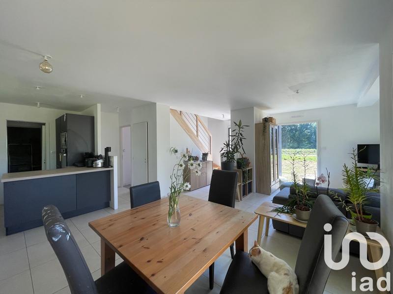 Maison - 95 m² - 5 pièces