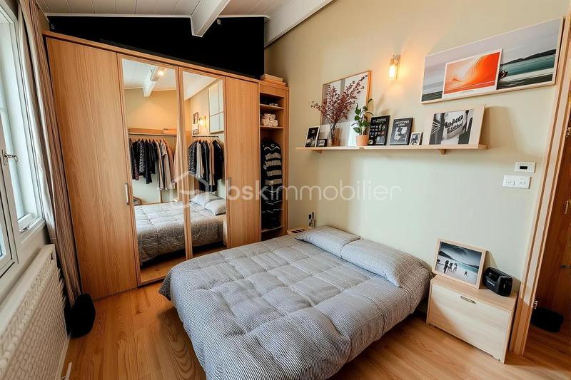 Villa - 192 m² - 9 pièces