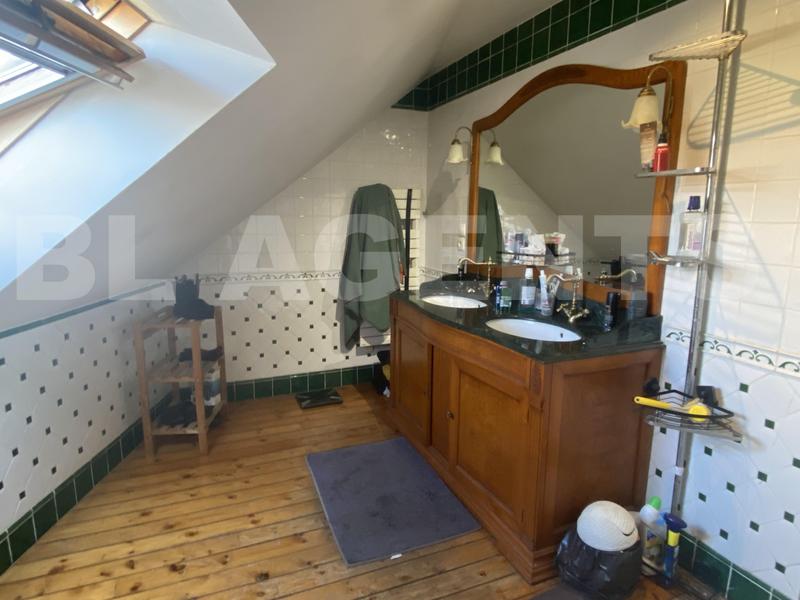 Maison de ville - 137 m² - 7 pièces