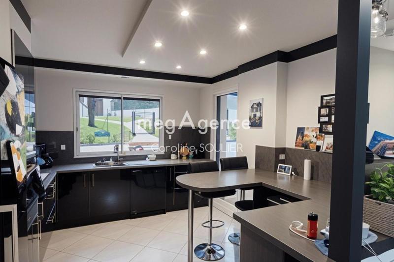 Maison - 111 m² - 6 pièces