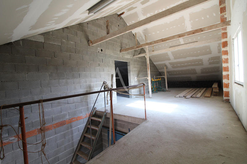 Maison - 430 m² - 7 pièces