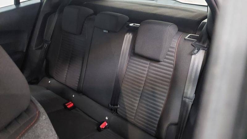 Peugeot 2008 Bluehdi 130 s&amp;S Eat8 Active Business