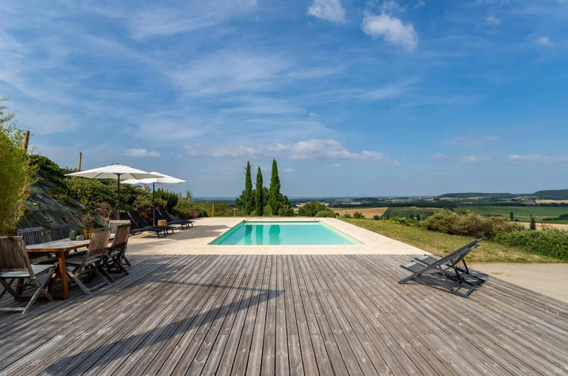 Maison - 220 m² - 6 pièces