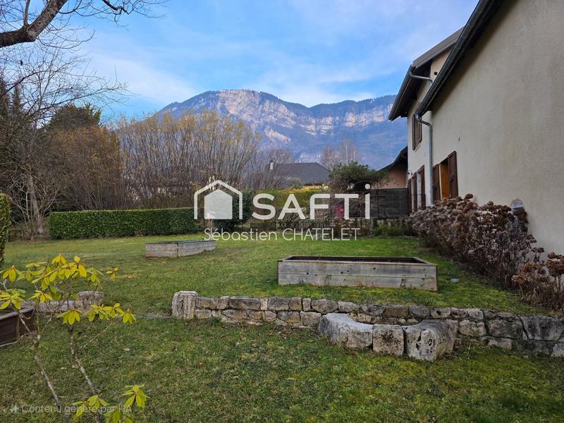 Maison - 200 m² - 7 pièces