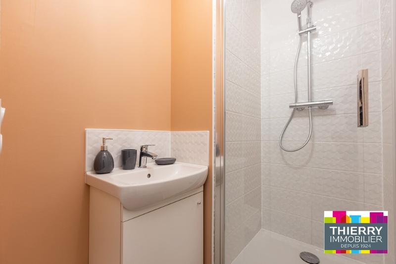 Chambre - 9 m² - 1 pièce