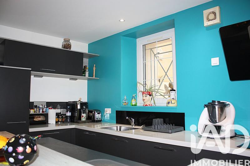 Maison - 250 m² - 6 pièces