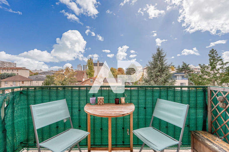 Appartement - 90 m² - 4 pièces