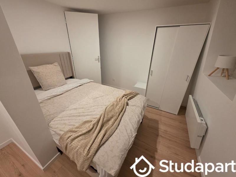 Chambre - 13 m² - 1 pièce