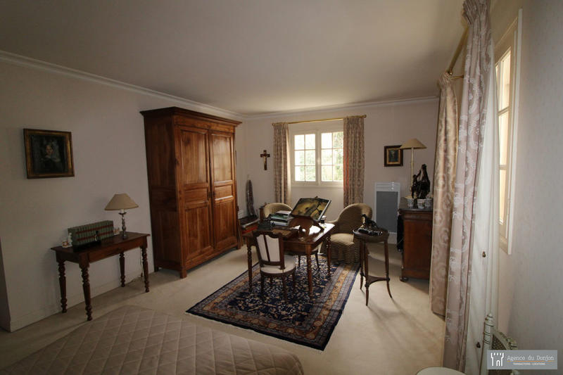 Maison - 308 m² - 12 pièces