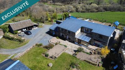 Maison - 244 m² - 8 pièces