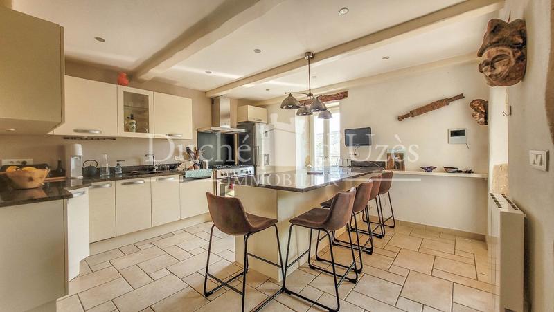 Maison - 195 m² - 9 pièces