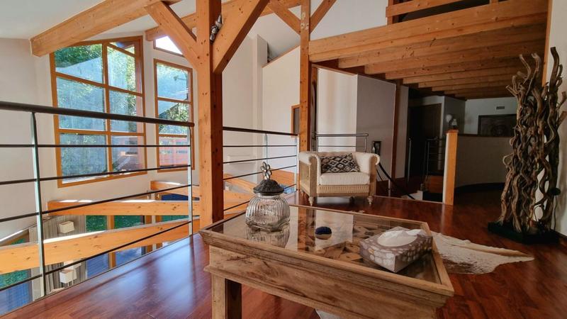 Maison - 250 m² - 9 pièces