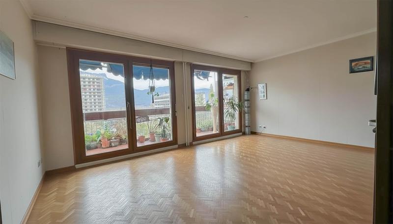 Appartement - 102 m² - 5 pièces