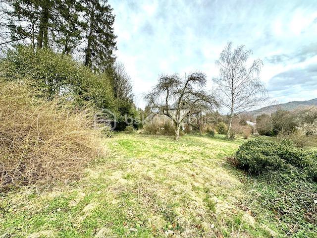 Terrain constructible - 1 500 m²