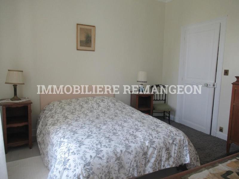 Demeure - 262 m² - 9 pièces