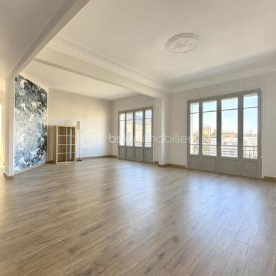 Appartement - 92 m² - 3 pièces