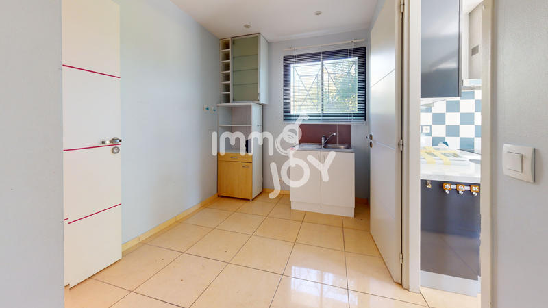 Maison - 185 m² - 5 pièces