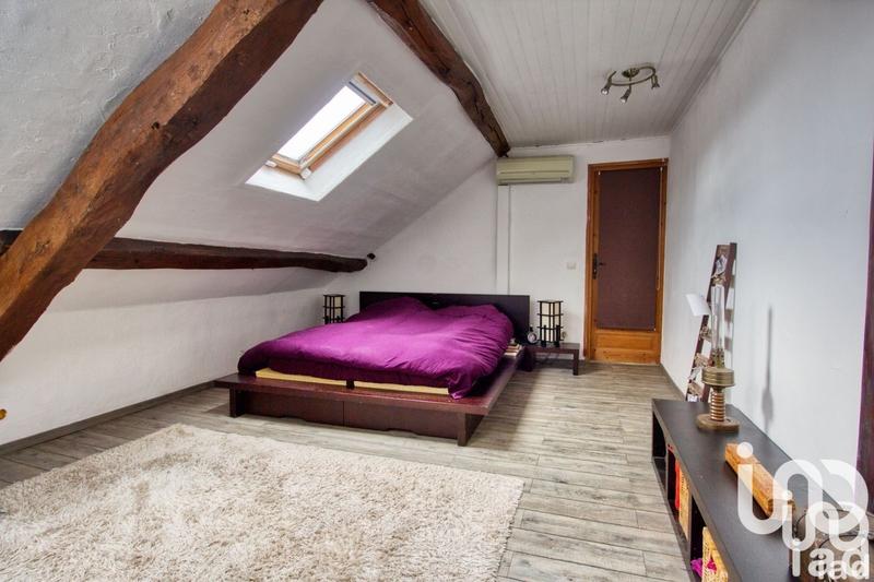 Maison - 202 m² - 8 pièces