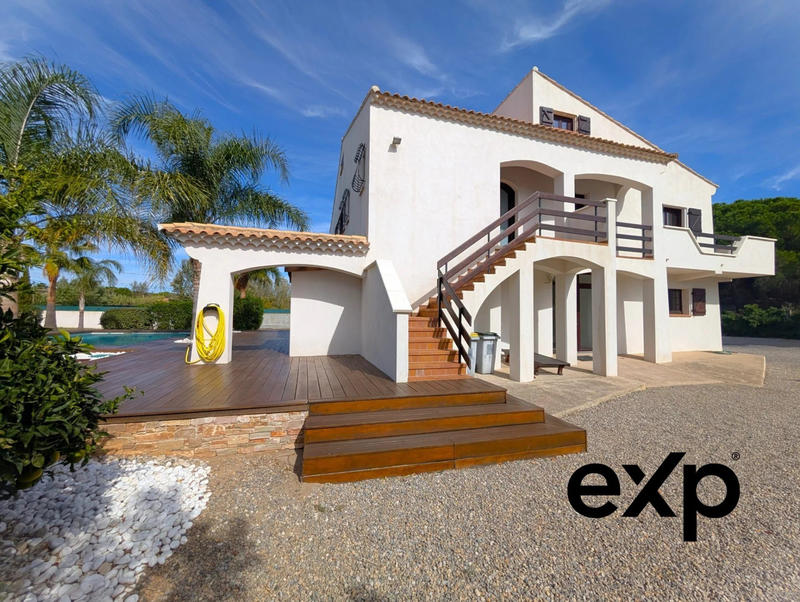 Maison - 235 m² - 9 pièces