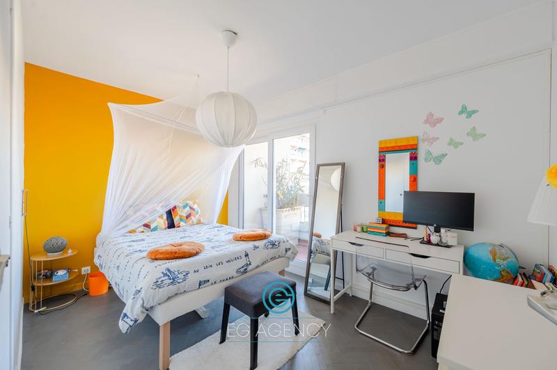 Appartement - 82 m² - 4 pièces