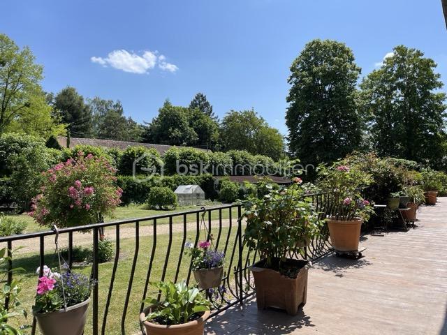 Maison traditionnelle - 263 m² - 8 pièces