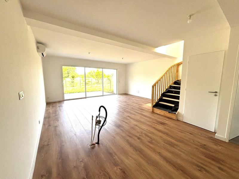 Maison - 92 m² - 4 pièces